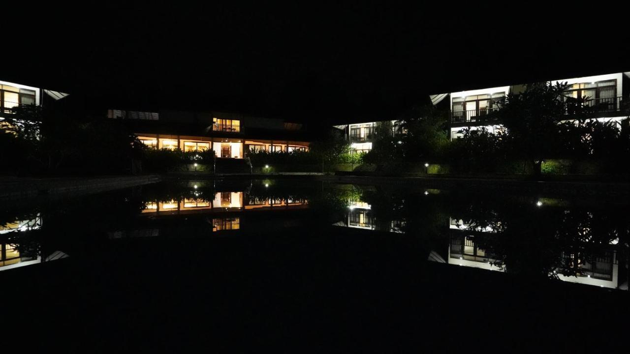 Whispering Waters Otel Malayāttūr Dış mekan fotoğraf